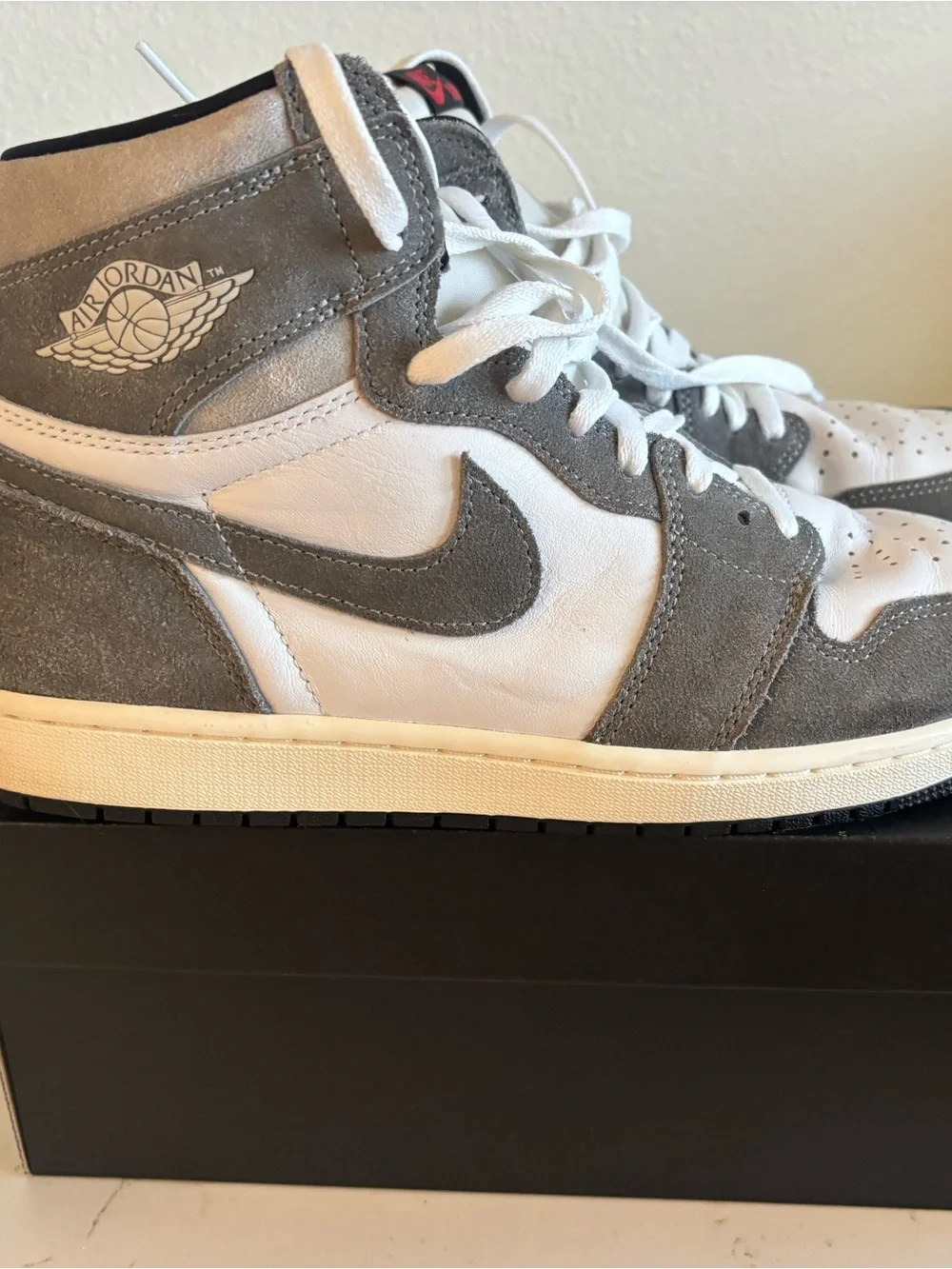 Jordan Air Jordan 1 Mid White Gray Suede